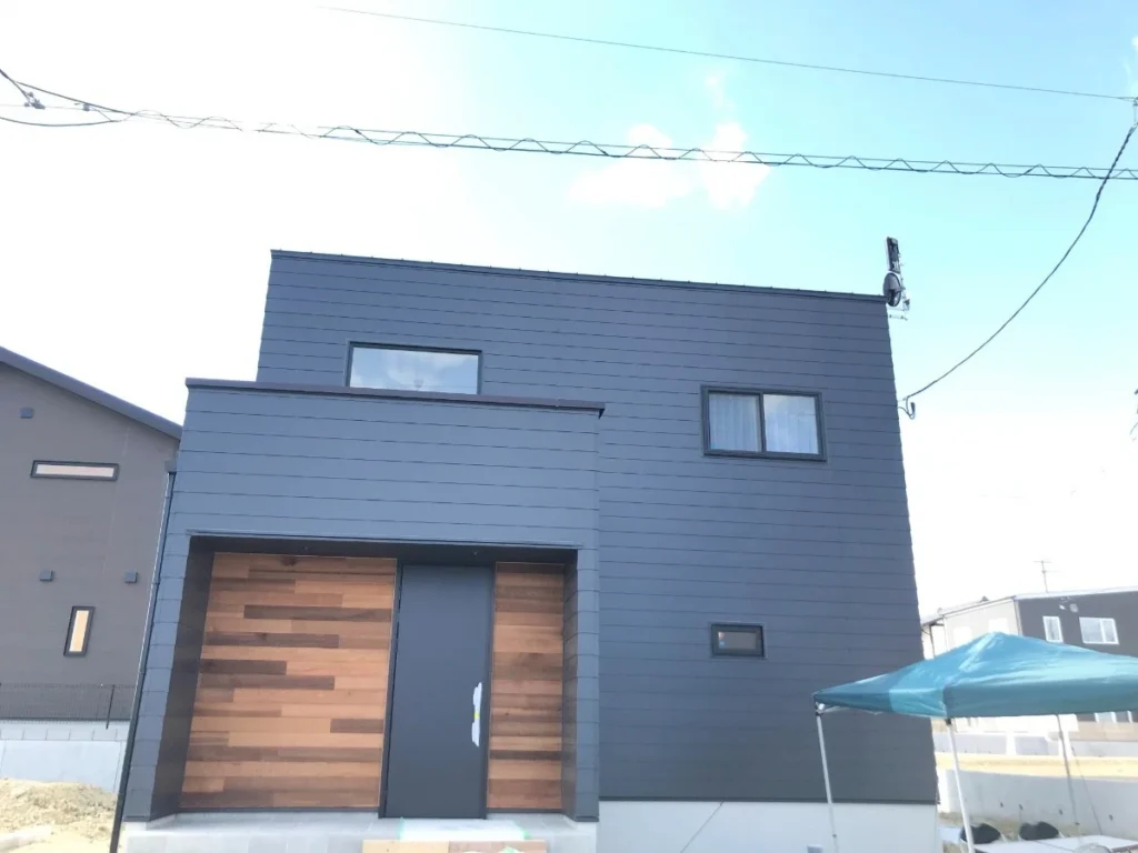 デザイン賞受賞のスタイリッシュな家